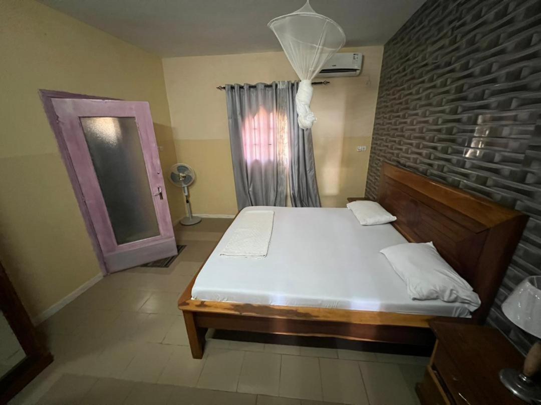 Hotel Chez Mimi à Toubab Dialo Extérieur photo