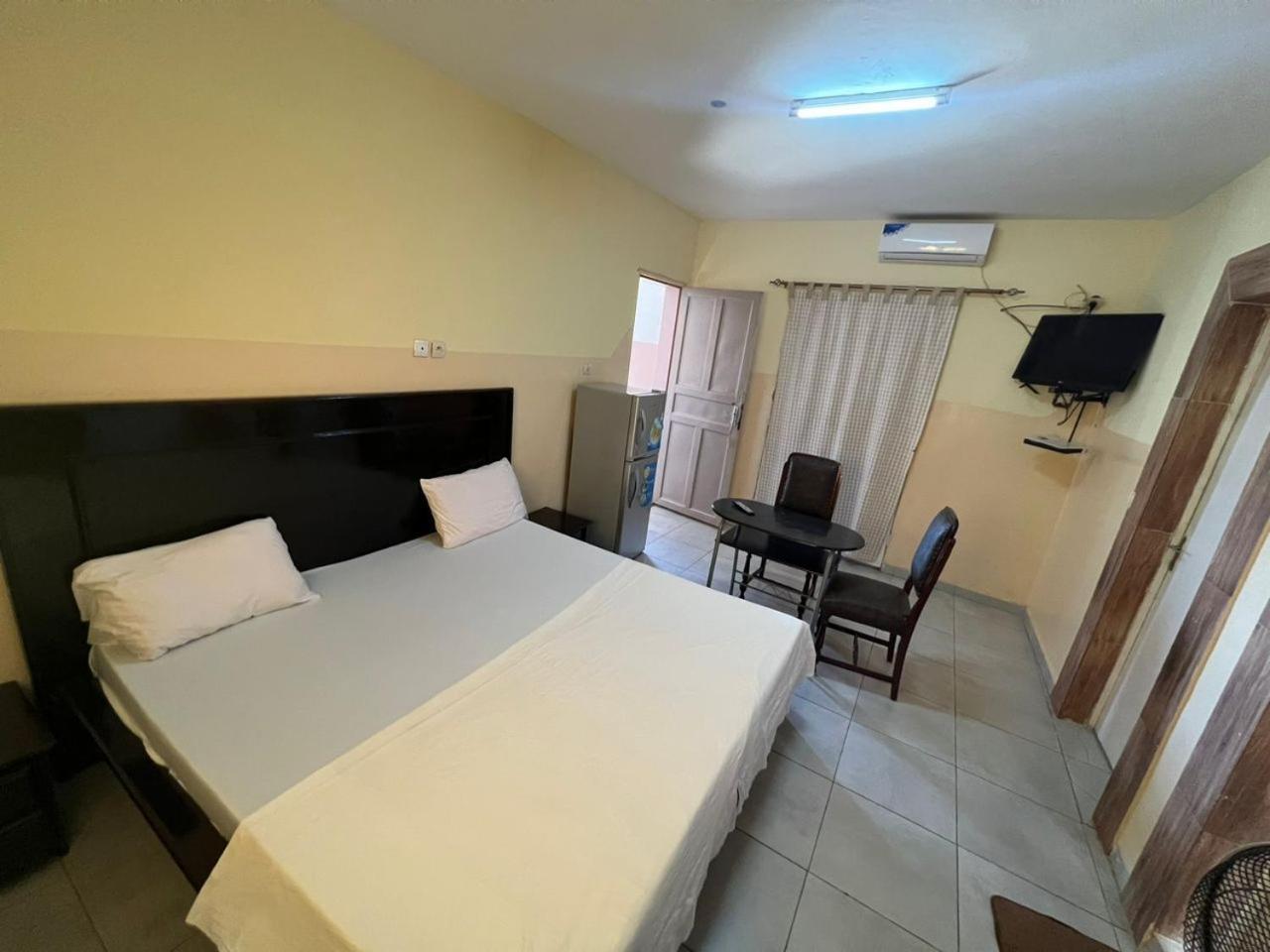 Hotel Chez Mimi à Toubab Dialo Extérieur photo